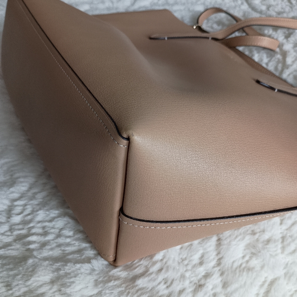 Coach Beige Leather Tote Bag - Picture 11 of 16